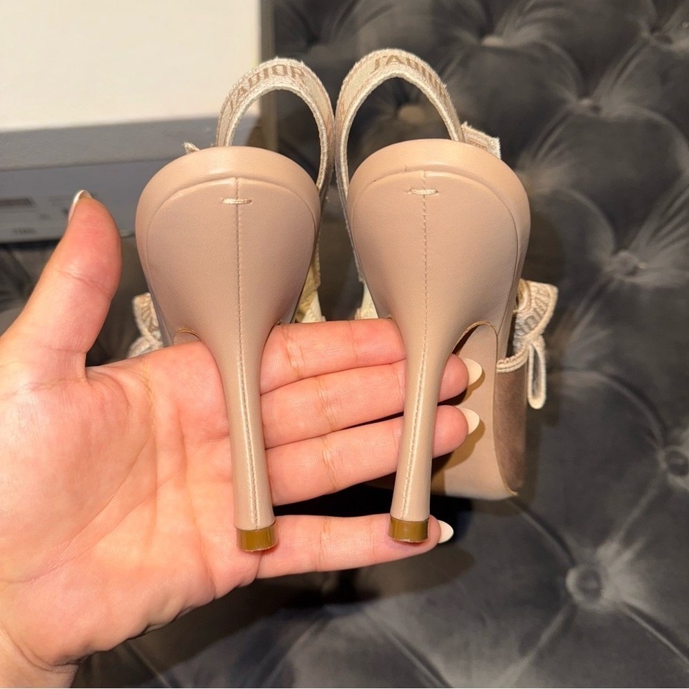 New Size 38.5 Christian Dior J'adior Satin Slingback Nude Pumps - Picture 5 of 12